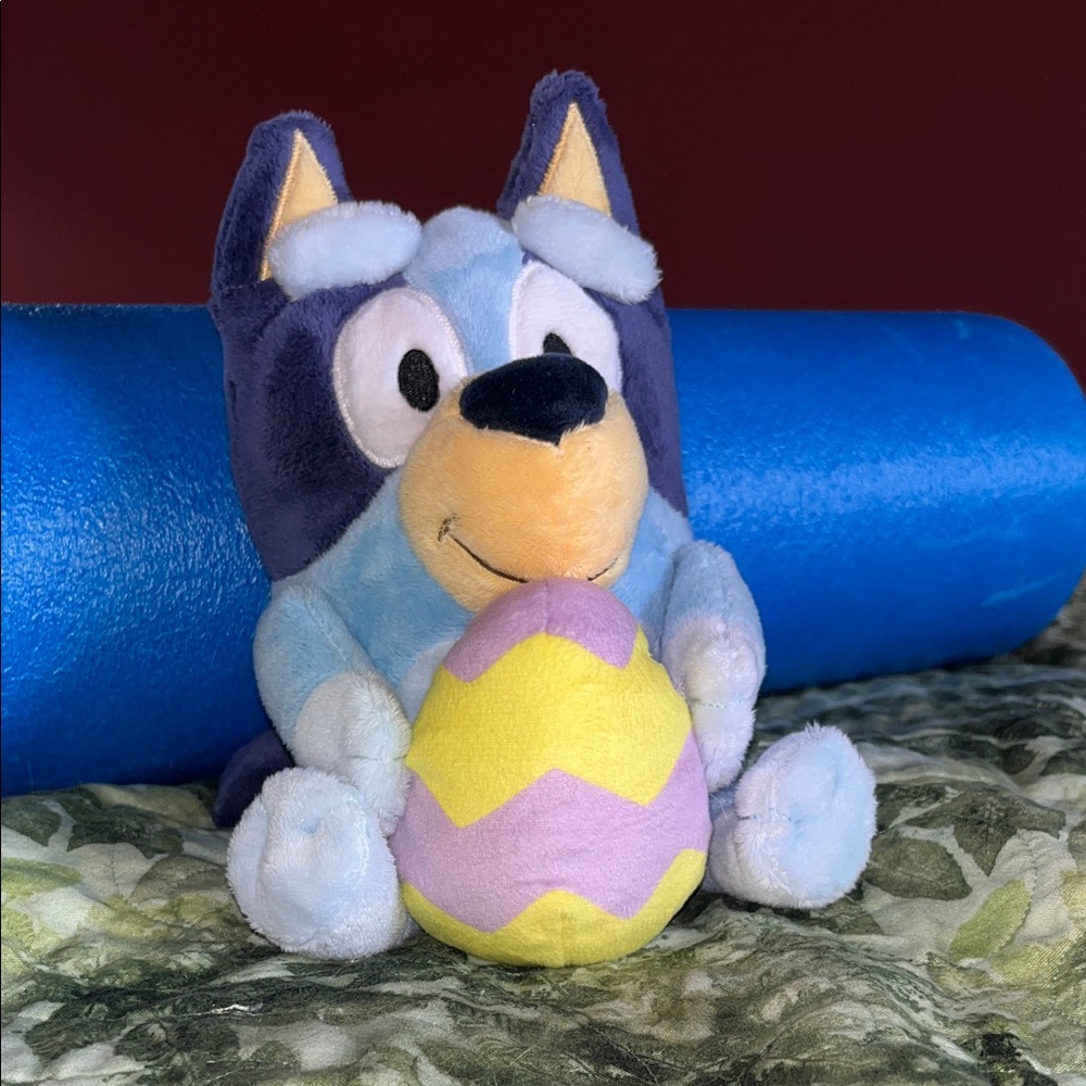 Bluey Plush Toy Easter Egg Holding Blue Dog Character Kids Gift‎ 2018